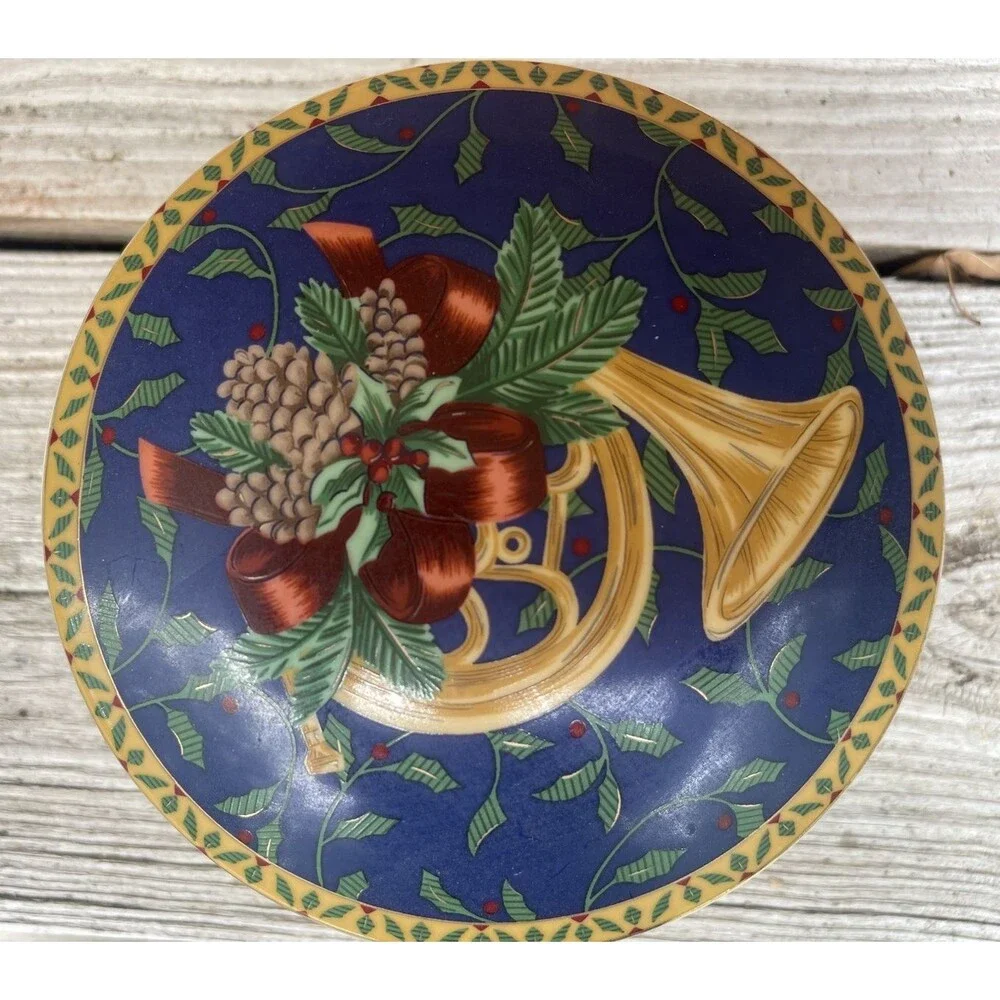 Mikasa Trinket Jewelry Box Candy Dish Holiday Christmas Vintage Round Decorative